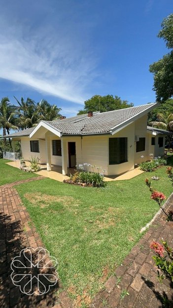 house em Avenida Beija-flor, Conjunto Floresta - Sarandi - PR