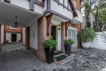 house em Rua Embaixador José Roberto de Macedo Soares, Jardim Paulista - São Paulo - SP