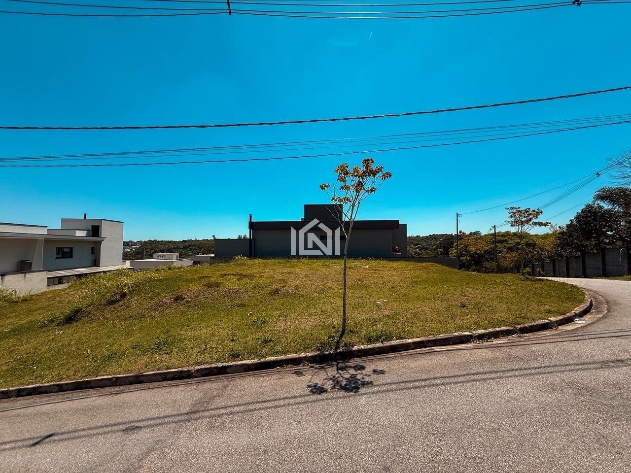 terreno plano a venda no condominio sao paulo ii