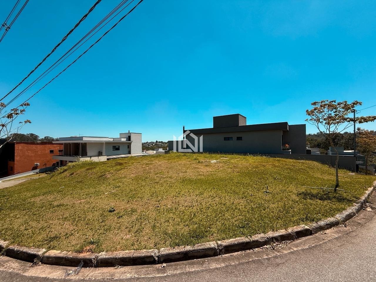 terreno plano a venda no condominio sao paulo ii