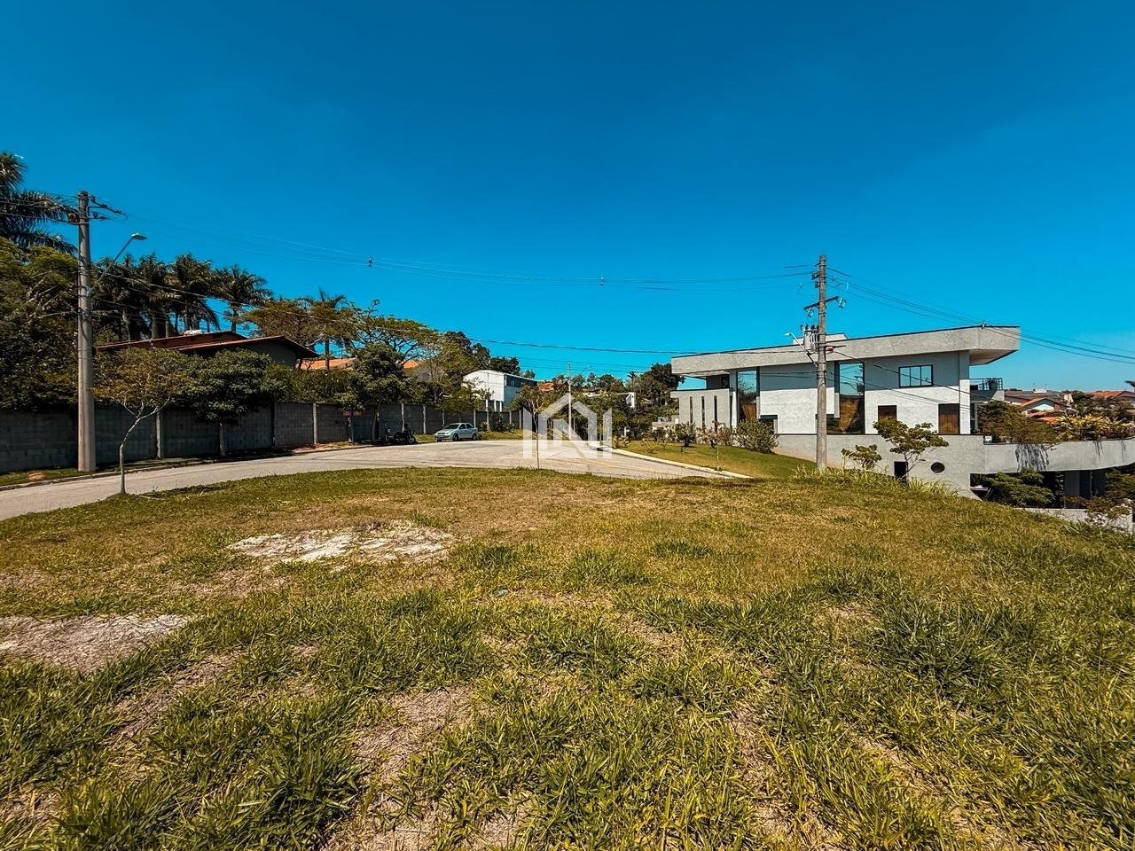 terreno plano a venda no condominio sao paulo ii