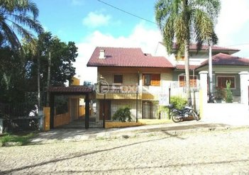 house em Rua Doutor Egydio Michaelsen, Cavalhada - Porto Alegre - RS