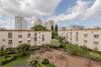 apartment em Rua Roque Calage, Passo da Areia - Porto Alegre - RS