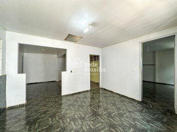 house em QNL 15 Conjunto B, Taguatinga Centro (Taguatinga) - Brasília - DF