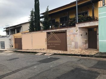 house em Rua Dolores Vasconcelos, Vila Floresta - Varginha - MG