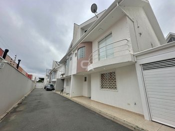 house em Rua Antônio Costa, Vista Alegre - Curitiba - PR