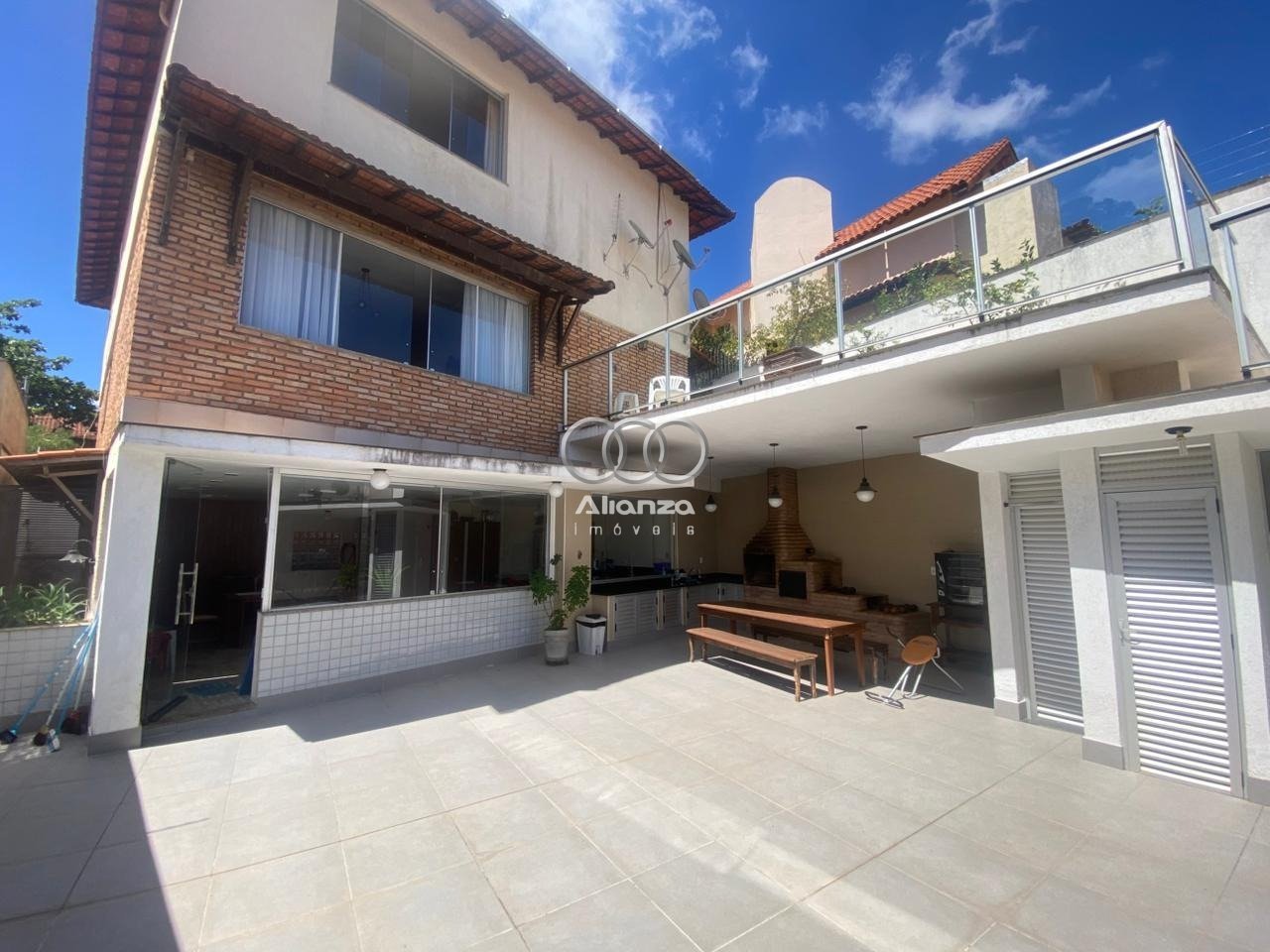 Casa com 5 quartos — Santa Lúcia, Belo Horizonte