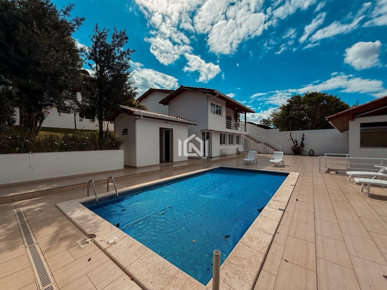 casa a venda no miolo da granja viana - piscina