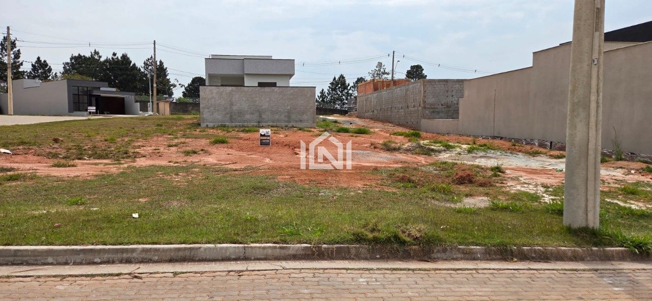 terreno a venda no condominio lago dos passaros