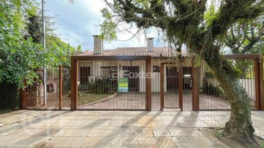 house em Avenida Ararangua, Guarujá - Porto Alegre - RS