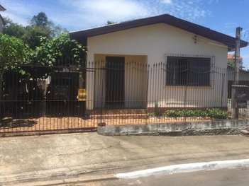 house em Rua Senador Salgado Filho, Centro - Esteio - RS