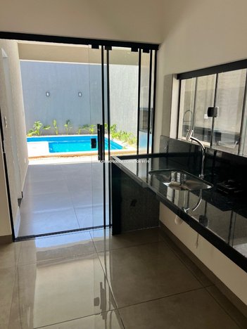 house em Rua Lilian Silva Salina, Conjunto Residencial Recanto dos Rouxinóis - Campo Grande - MS