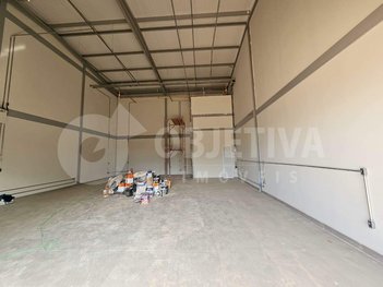 business em Avenida Seme Simão, Granada - Uberlândia - MG