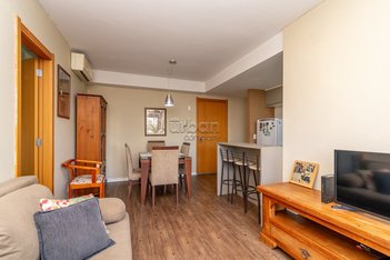 apartment em Avenida Luiz Manoel Gonzaga, Três Figueiras - Porto Alegre - RS