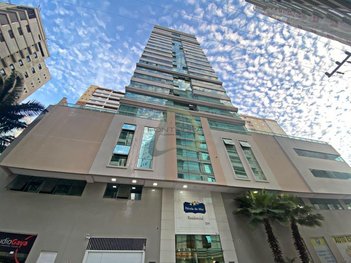apartment em Rua 236, Meia Praia - Itapema - SC