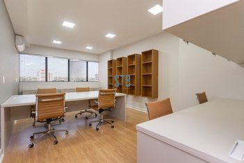 office em Avenida Cândido de Abreu, Centro Cívico - Curitiba - PR