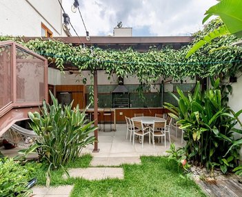 house em Rua Guaianaz da Fonseca, Vila Madalena - São Paulo - SP