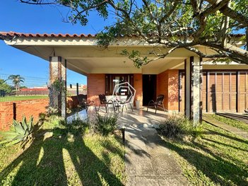 house em Rua Ibirapuitã, Centro - Xangri-Lá - RS