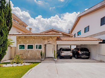 house em Avenida Bom Pastor, Alphaville - Santana de Parnaíba - SP