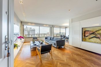 apartment em Rua Tito Lívio Zambecari, Mont Serrat - Porto Alegre - RS