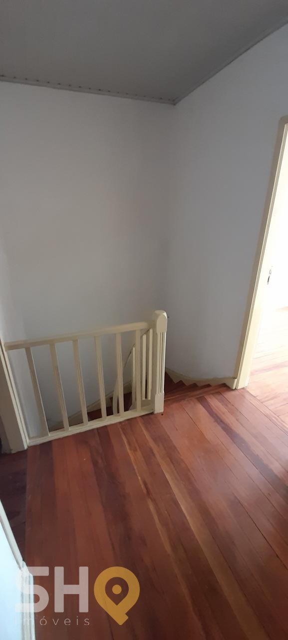 8. Escada para o piso inferior