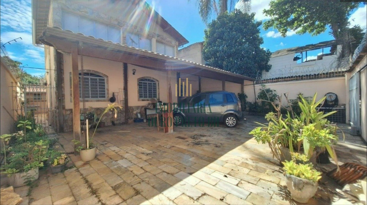 Casa com 4 quartos — São João Batista (Venda Nova), Belo Horizonte