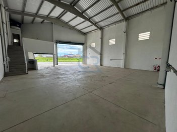 industrial em Avenida Diamantino Cruz Ferreira Mourão, Princesa - Praia Grande - SP