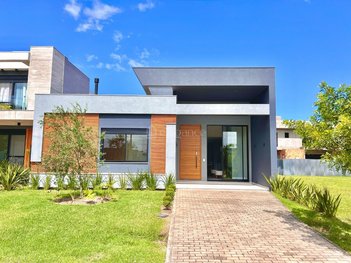 house em Rua Rio Camisas, Centro - Xangri-Lá - RS