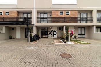 house em Rua Guiroku Gastão Ayabe, Uberaba - Curitiba - PR