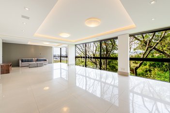 apartment em Rua João Caetano, Três Figueiras - Porto Alegre - RS