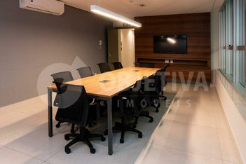 office em Avenida Maria Silva Garcia, Granja Marileusa - Uberlândia - MG