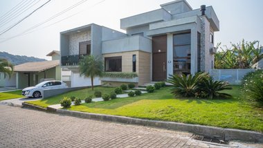 house em Rua Leonel Pereira, Cachoeira do Bom Jesus - Florianópolis - SC