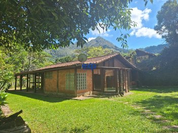 house em Estrada das Perobas, Araras - Petrópolis - RJ
