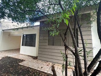 house em Praça Vereador Oswaldo Vieira, Zona 07 - Maringá - PR