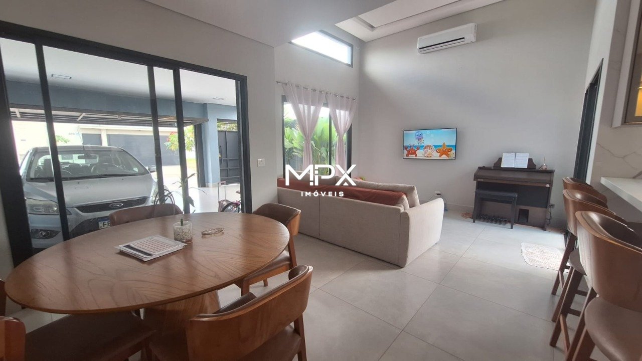 WhatsApp Image 2025-12-04 at 14.48