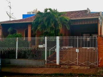 house em Rua Dona Maria Janasi Biagioni, Centro - Araraquara - SP