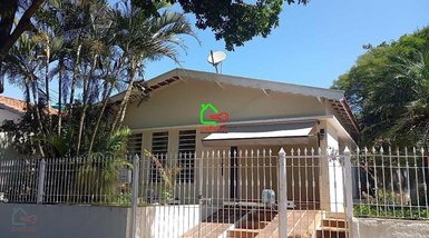 house em Rua Doutor Armando Costa Magalhães, Vila Santo Antônio - Valinhos - SP