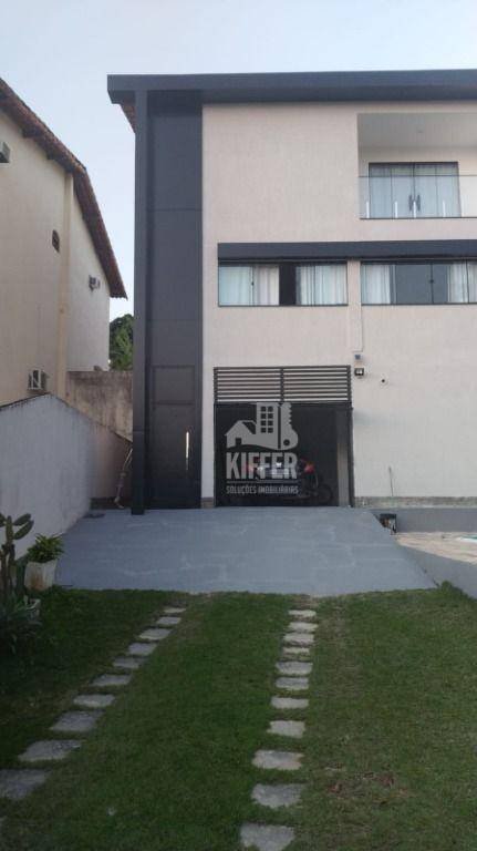 Casa com 3 qtos, 3 stes