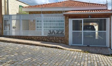house em Rua Irmãos Cachuté, Centro - Jacareí - SP