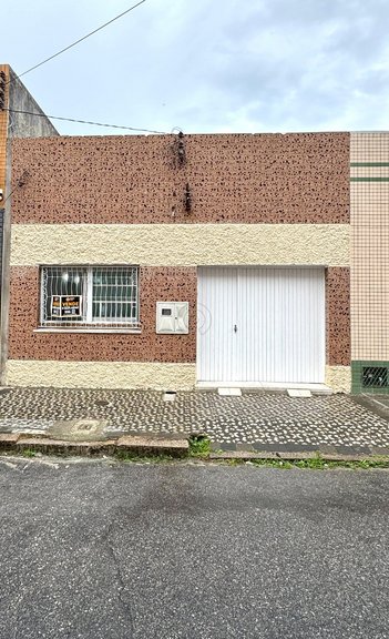 house em Rua Doutor Napoleão Laureano, Centro - Rio Grande - RS
