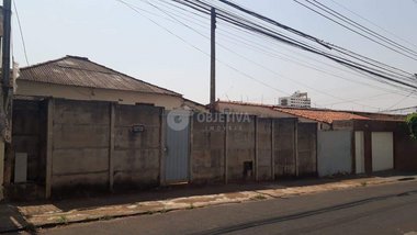 land_lot em Rua Antônio Crescêncio, Nossa Senhora Aparecida - Uberlândia - MG