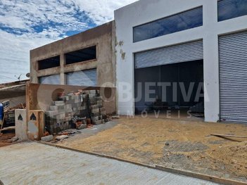 industrial em Rua Nordau Gonçalves de Melo, Santa Mônica - Uberlândia - MG