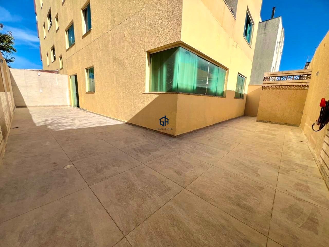 Apartamento com 3 quartos — Santa Terezinha, Belo Horizonte