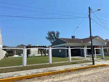 house em Rua Azaléias, Rainha do Mar - Xangri-Lá - RS