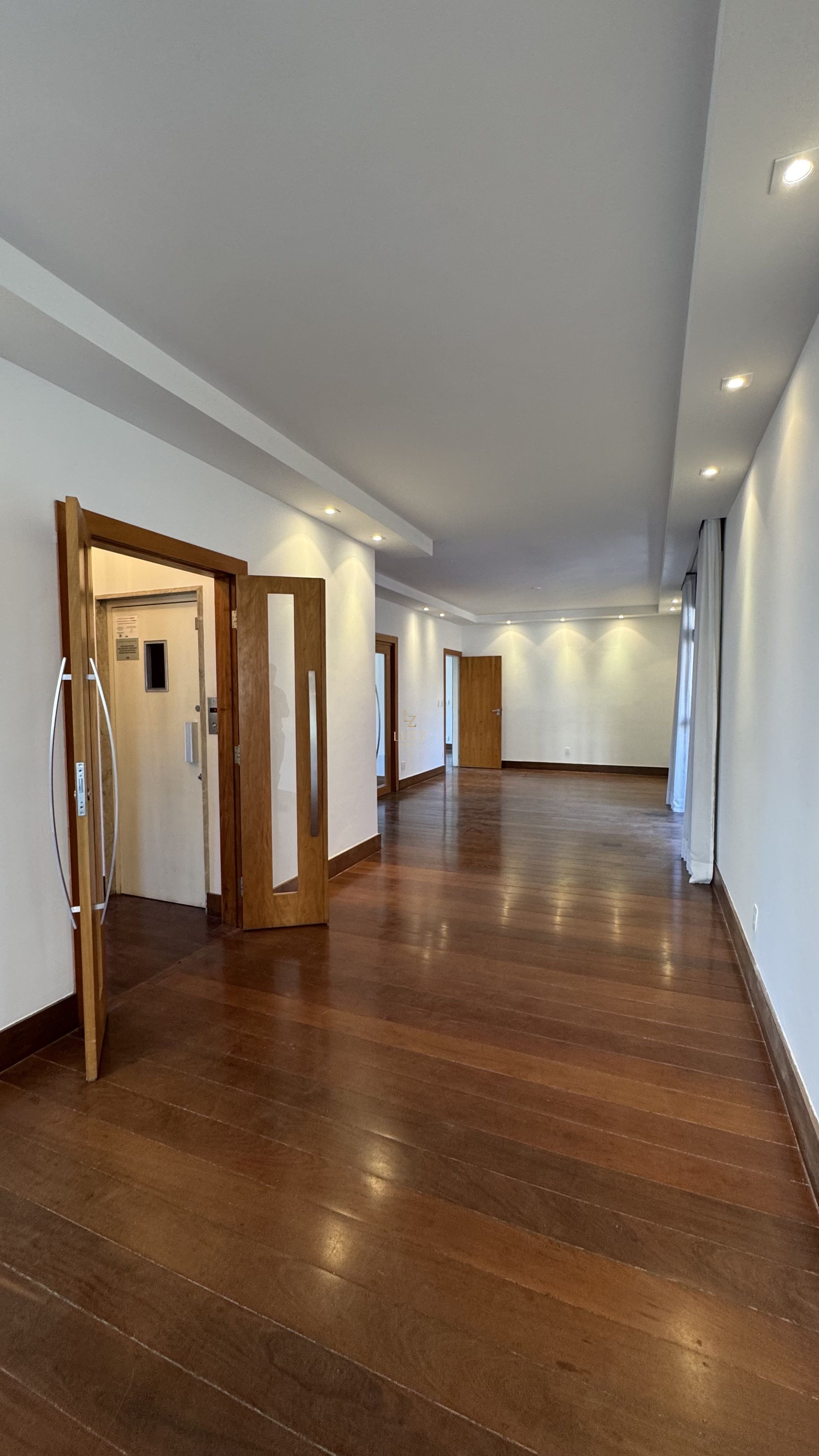 Cobertura com 5 quartos — Lourdes, Belo Horizonte