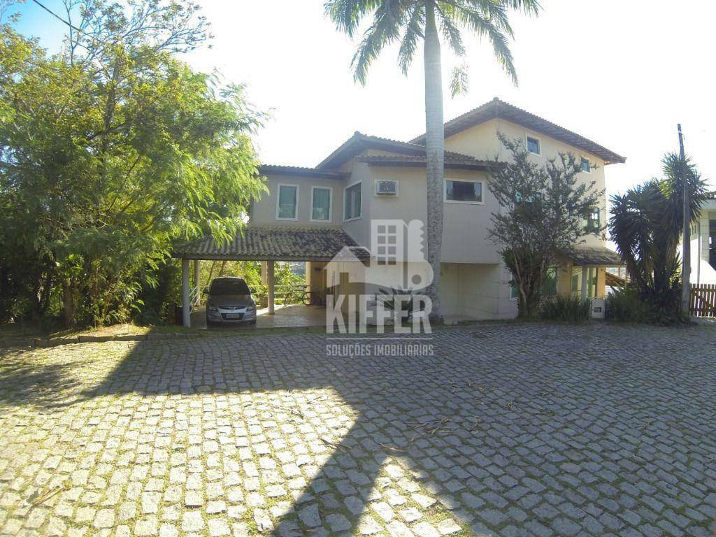 Casa a venda no Condomínio UBA