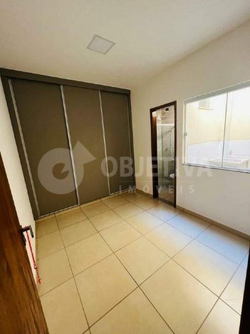 commercial_property em Rua Taxista Fábio Cardoso, São Jorge - Uberlândia - MG