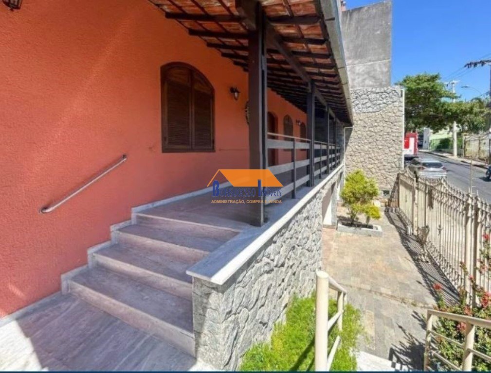 Casa com 3 quartos — Caiçaras, Belo Horizonte