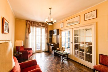 apartment em Rua Vinte e Quatro de Outubro, Moinhos de Vento - Porto Alegre - RS