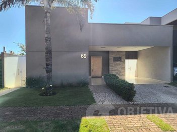 house em Avenida Vereador Carlito Cordeiro, Jardim Botânico - Uberlândia - MG